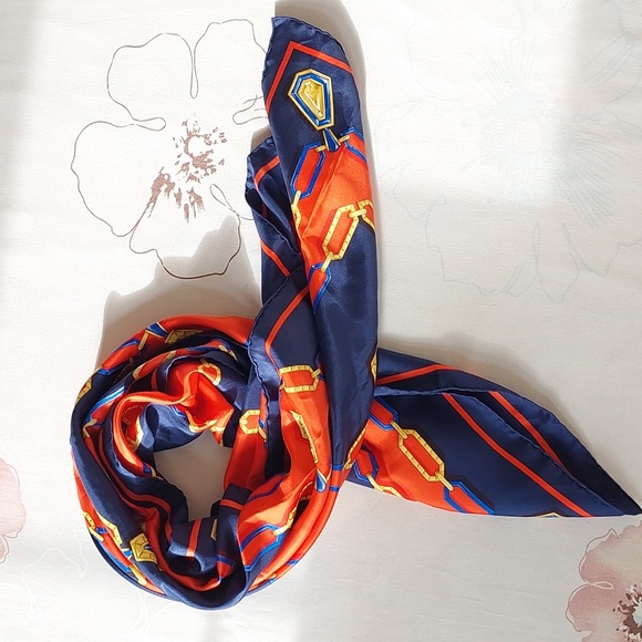 Cartier silk scarf - Picture 5 of 11
